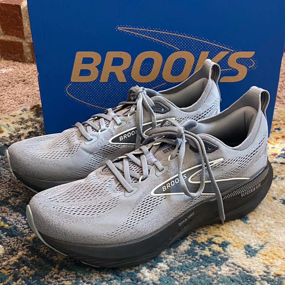 Brooks Glycerin GTS 22, M 11D, Gray with black sole